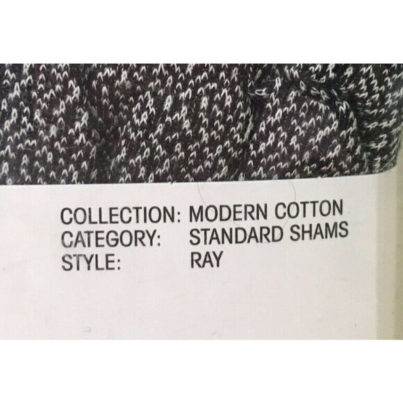 New Calvin Klein 2 Standard Shams- RAY Modern Cott - Picture 3 of 4